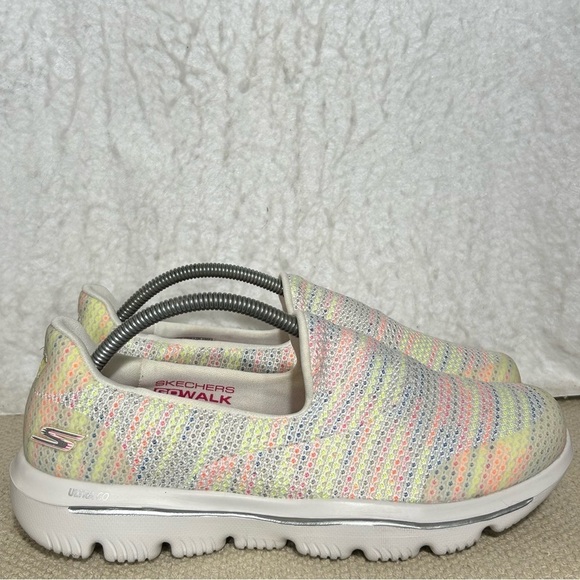 Skechers Womens Go Walk Evolution Ultra Gladden Slip On Comfort Shoes SZ 8.5 - Picture 1 of 11